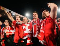 乐鱼app-那不勒斯绝杀莱比锡红牛，拉什福德点燃赛场